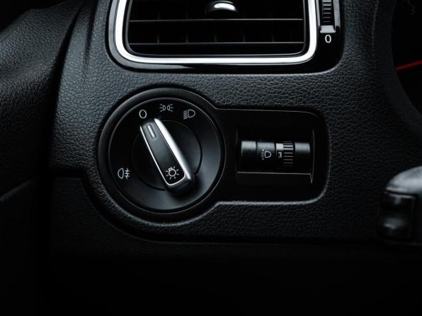 Volkswagen Polo V Рестайлинг с пробегом 2019 года, цена 1 417 500 рублей, 120564 км, седан, Автокод Объявления