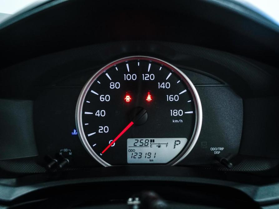 Toyota Corolla XI (E160 E170) Рестайлинг 2 Красноярск  - изображение 19