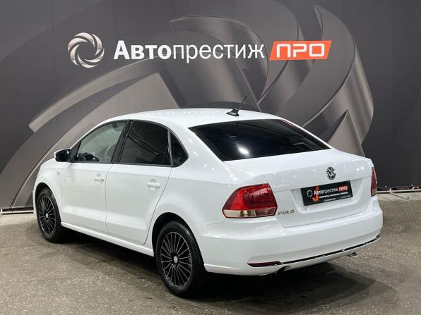 Volkswagen Polo V Рестайлинг с пробегом 2018 года, цена 990 000 рублей, 152200 км, седан, Автокод Объявления