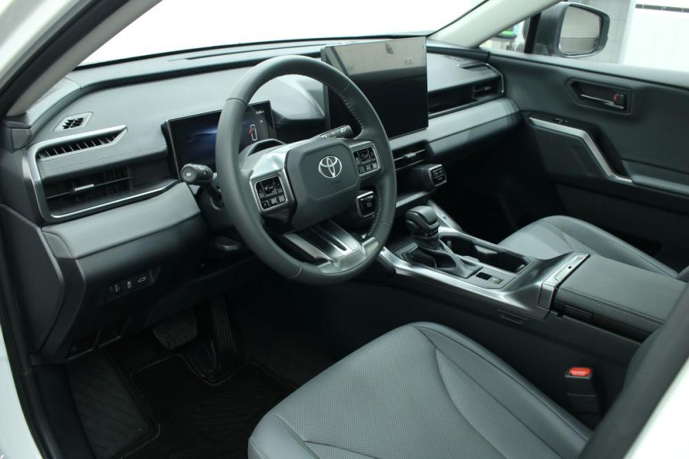 Toyota RAV4 VI (XA60) Красноярск  - изображение 17