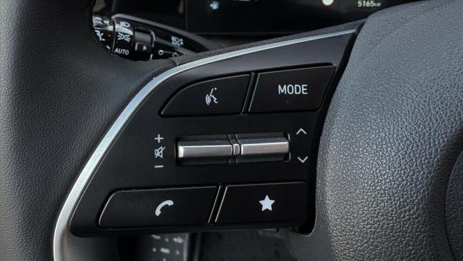 Hyundai Elantra VII (CN7) Рестайлинг с пробегом 2024 года, цена 2 395 000 рублей, 5149 км, седан, Автокод Объявления