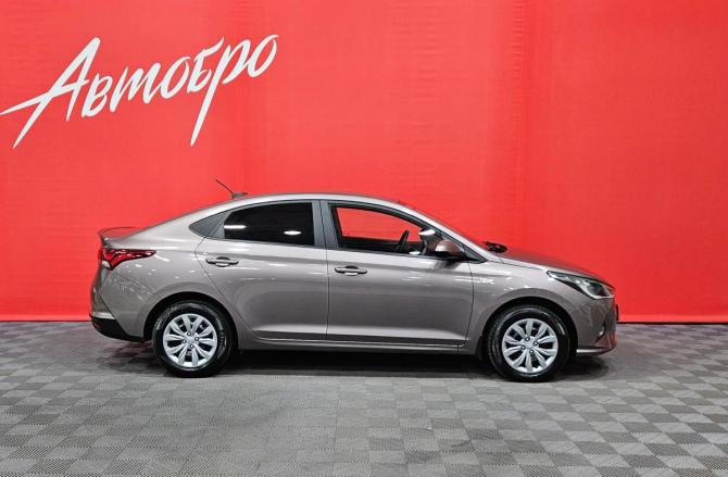 Hyundai Solaris II Рестайлинг с пробегом 2021 года, цена 1 595 000 рублей, 75315 км, седан, Автокод Объявления