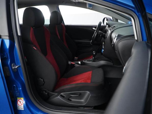 SEAT Leon II Рестайлинг с пробегом 2012 года, цена 1 450 000 рублей, 129943 км, хэтчбек, Автокод Объявления