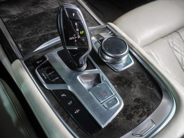 BMW 7 серии VI (G11/G12) с пробегом 2016 года, цена 3 199 000 рублей, 203753 км, седан, Автокод Объявления