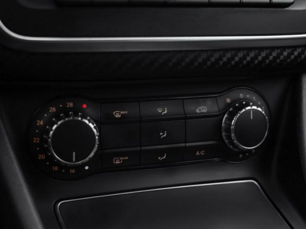 Mercedes-Benz GLA I (X156) Рестайлинг с пробегом 2019 года, цена 2 369 000 рублей, 82591 км, внедорожник, Автокод Объявления