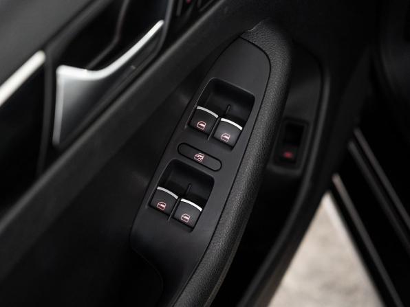 Volkswagen Jetta VI Рестайлинг с пробегом 2016 года, цена 1 560 000 рублей, 49147 км, седан, Автокод Объявления
