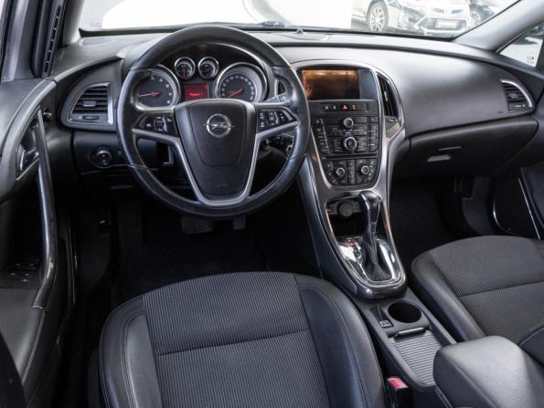 Opel Astra J с пробегом 2010 года, цена 539 000 рублей, 209303 км, хэтчбек, Автокод Объявления