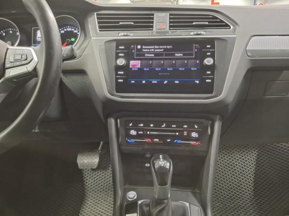 Volkswagen Tiguan II Рестайлинг с пробегом 2021 года, цена 2 660 000 рублей, 50562 км, внедорожник, Автокод Объявления
