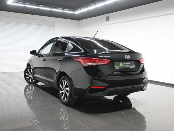 Hyundai Solaris II с пробегом 2018 года, цена 1 240 000 рублей, 109495 км, седан, Автокод Объявления