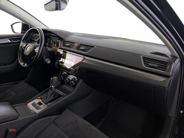 Skoda Superb III Рестайлинг с пробегом 2022 года, цена 3 400 000 рублей, 73321 км, лифтбек, Автокод Объявления