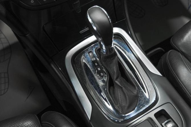 Opel Insignia I Рестайлинг с пробегом 2014 года, цена 979 000 рублей, 200300 км, седан, Автокод Объявления