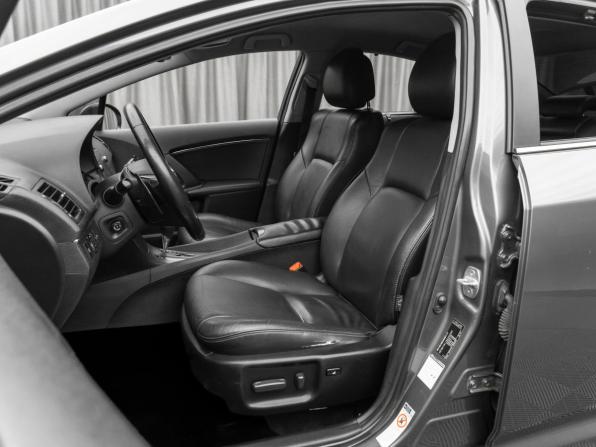 Toyota Avensis III с пробегом 2009 года, цена 895 000 рублей, 245111 км, седан, Автокод Объявления