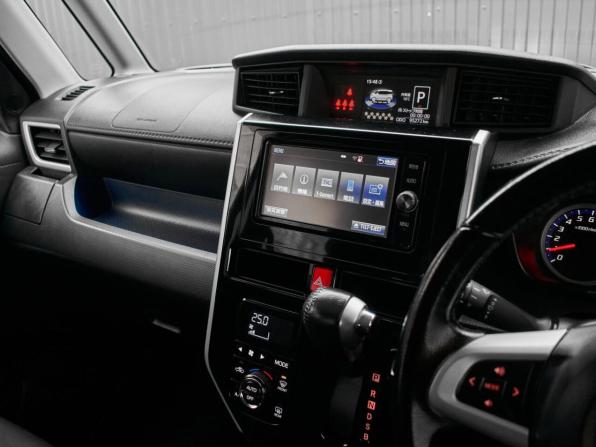 Toyota Roomy I с пробегом 2016 года, цена 1 100 000 рублей, 95272 км, минивэн, Автокод Объявления