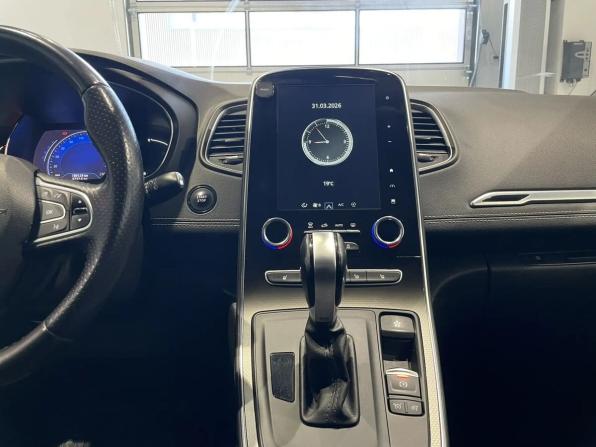 Renault Scenic IV с пробегом 2018 года, цена 1 490 000 рублей, 186130 км, компактвэн, Автокод Объявления