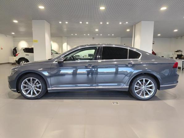 Volkswagen Passat B8 Рестайлинг с пробегом 2020 года, цена 3 530 000 рублей, 75031 км, седан, Автокод Объявления