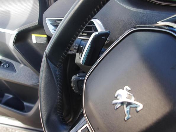 Peugeot 3008 II Рестайлинг с пробегом 2022 года, цена 2 149 000 рублей, 83500 км, внедорожник, Автокод Объявления