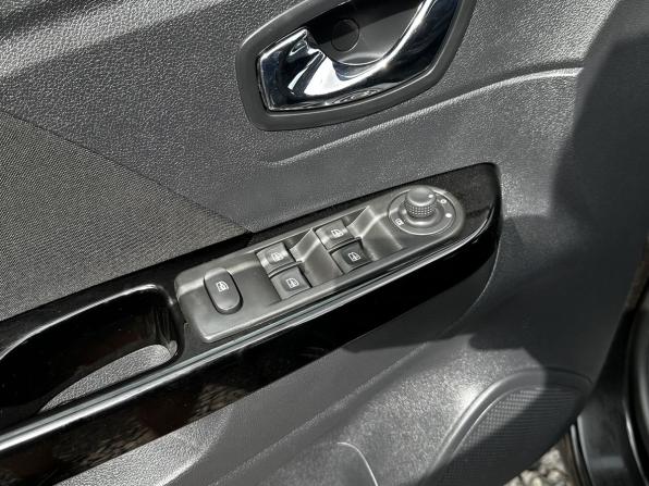 Renault Kaptur I с пробегом 2017 года, цена 1 249 000 рублей, 227169 км, внедорожник, Автокод Объявления