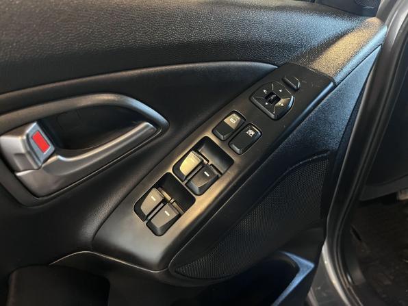 Hyundai ix35 I Рестайлинг с пробегом 2014 года, цена 1 315 000 рублей, 212535 км, внедорожник, Автокод Объявления