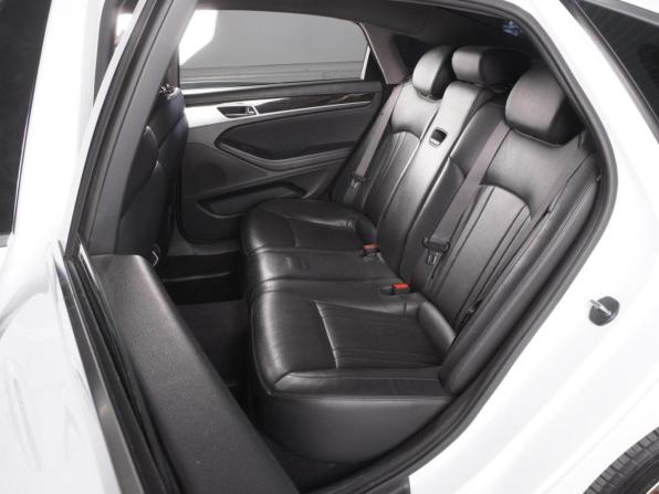 Hyundai Genesis II с пробегом 2015 года, цена 2 035 000 рублей, 179268 км, седан, Автокод Объявления