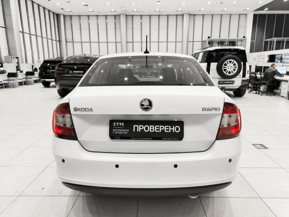 Skoda Rapid I с пробегом 2017 года, цена 1 050 000 рублей, 108000 км, лифтбек, Автокод Объявления