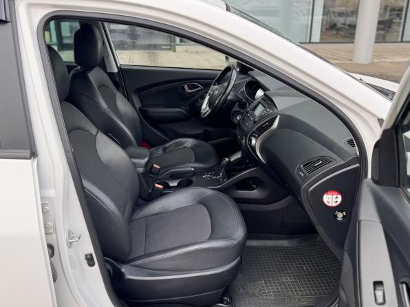 Hyundai ix35 I Рестайлинг с пробегом 2014 года, цена 1 215 000 рублей, 111026 км, внедорожник, Автокод Объявления
