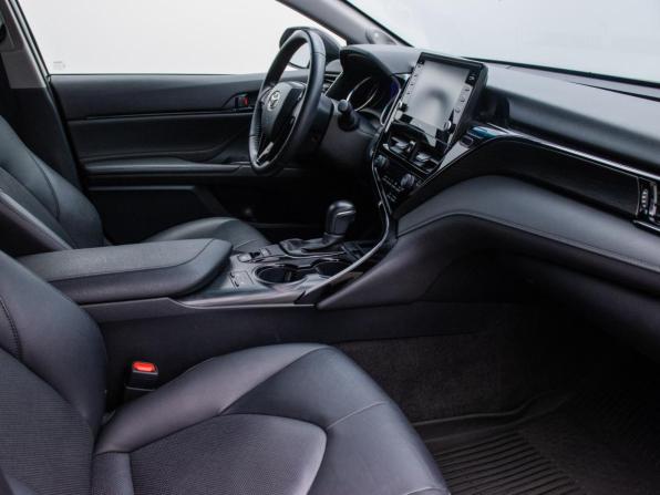 Toyota Camry VIII (XV70) Рестайлинг с пробегом 2021 года, цена 3 045 000 рублей, 135027 км, седан, Автокод Объявления