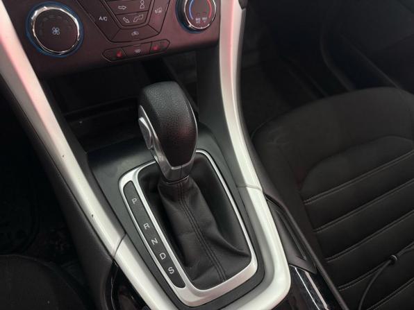 Ford Mondeo V с пробегом 2016 года, цена 1 300 000 рублей, 271239 км, седан, Автокод Объявления