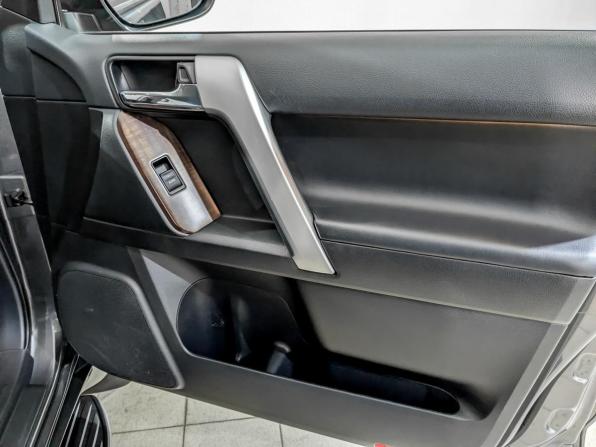 Toyota Land Cruiser Prado 150 Series Рестайлинг 1 с пробегом 2016 года, цена 3 750 000 рублей, 182190 км, внедорожник, Автокод Объявления