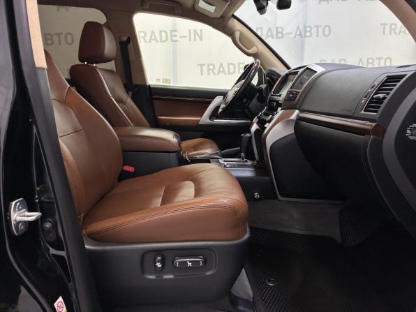 Toyota Land Cruiser 200 Series Рестайлинг 1 с пробегом 2015 года, цена 3 399 000 рублей, 464000 км, внедорожник, Автокод Объявления