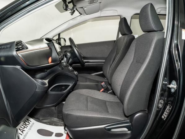 Toyota Sienta II Рестайлинг с пробегом 2021 года, цена 1 550 000 рублей, 120219 км, компактвэн, Автокод Объявления