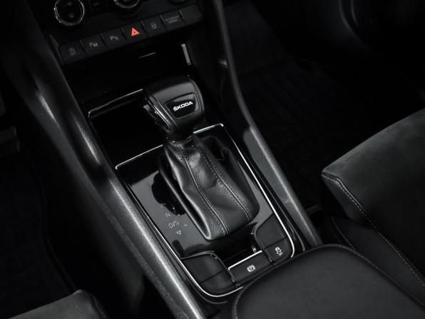 Skoda Karoq I с пробегом 2020 года, цена 1 830 000 рублей, 122045 км, внедорожник, Автокод Объявления