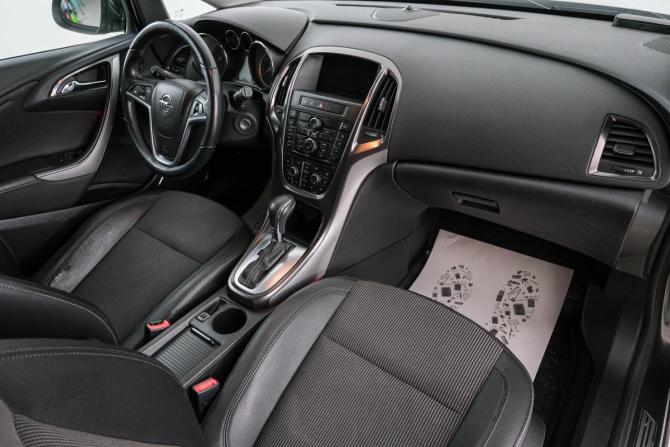 Opel Astra J с пробегом 2011 года, цена 779 000 рублей, 140000 км, хэтчбек, Автокод Объявления