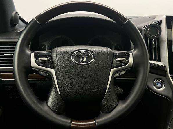 Toyota Land Cruiser 200 Series Рестайлинг 2 с пробегом 2018 года, цена 6 425 000 рублей, 153776 км, внедорожник, Автокод Объявления