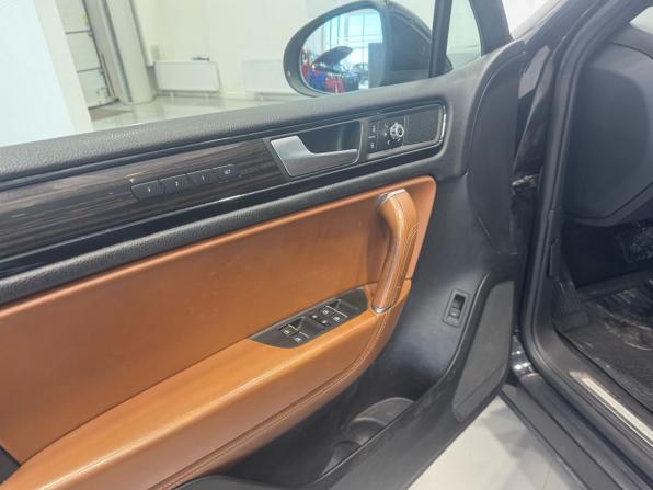 Volkswagen Touareg II с пробегом 2014 года, цена 1 850 000 рублей, 240000 км, внедорожник, Автокод Объявления