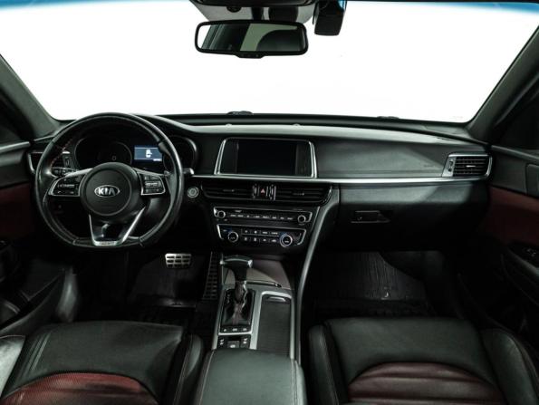 Kia Optima IV Рестайлинг с пробегом 2018 года, цена 1 779 700 рублей, 102055 км, седан, Автокод Объявления
