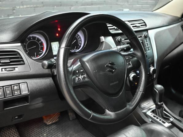 Suzuki Kizashi с пробегом 2010 года, цена 950 000 рублей, 228834 км, седан, Автокод Объявления