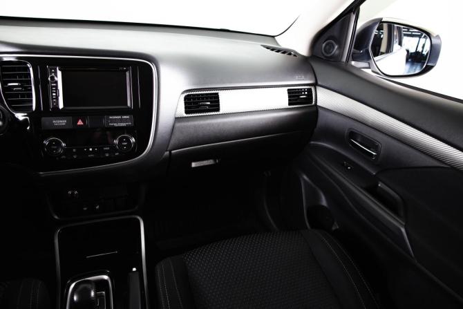Mitsubishi Outlander III Рестайлинг 2 с пробегом 2017 года, цена 1 959 000 рублей, 182000 км, внедорожник, Автокод Объявления
