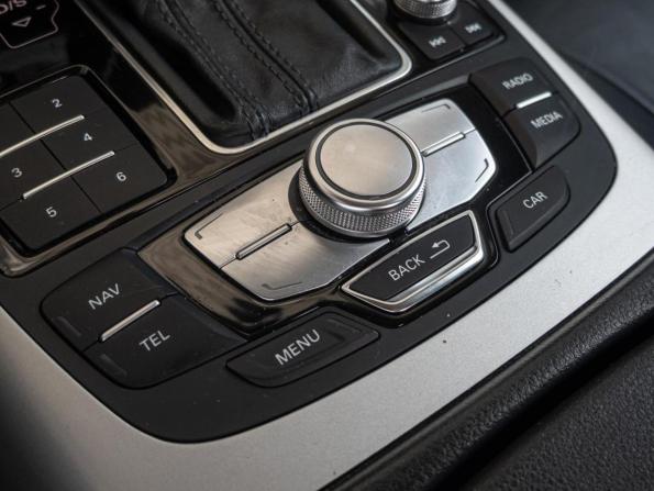 Audi A6 IV (C7) Рестайлинг с пробегом 2015 года, цена 1 930 000 рублей, 183228 км, седан, Автокод Объявления