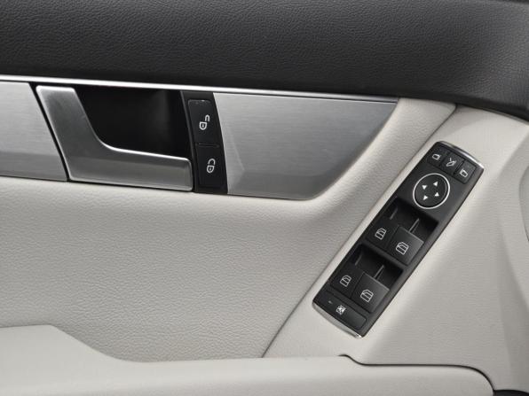 Mercedes-Benz C-Класс III (W204) Рестайлинг с пробегом 2011 года, цена 1 299 000 рублей, 173000 км, седан, Автокод Объявления