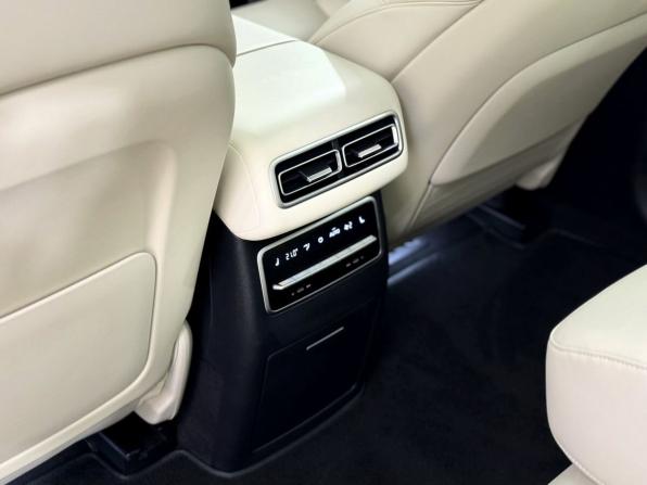 Li Auto (Lixiang) L7 I с пробегом 2023 года, цена 5 580 000 рублей, 48160 км, внедорожник, Автокод Объявления
