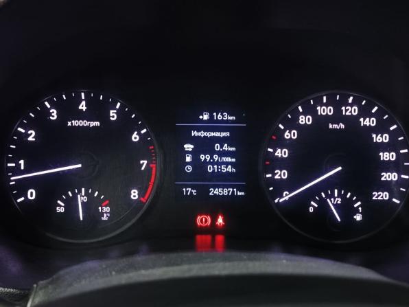Hyundai Solaris II с пробегом 2018 года, цена 949 000 рублей, 245837 км, седан, Автокод Объявления