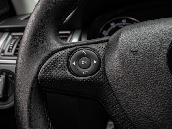 Skoda Rapid I Рестайлинг с пробегом 2018 года, цена 1 040 000 рублей, 190725 км, лифтбек, Автокод Объявления