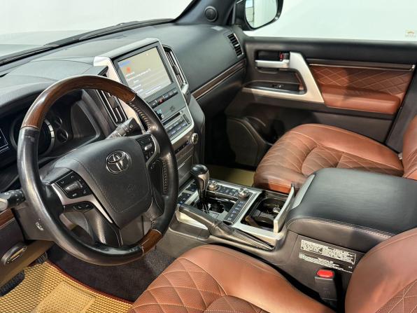 Toyota Land Cruiser 200 Series Рестайлинг 2 с пробегом 2016 года, цена 6 350 000 рублей, 181518 км, внедорожник, Автокод Объявления