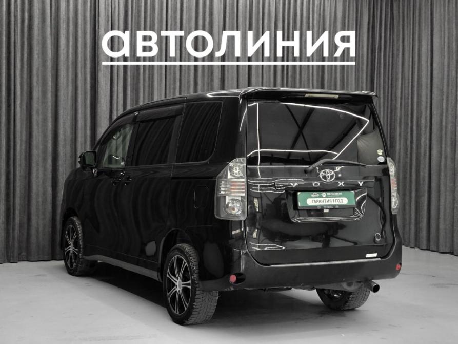 Toyota Voxy II (R70) Красноярск  - изображение 7