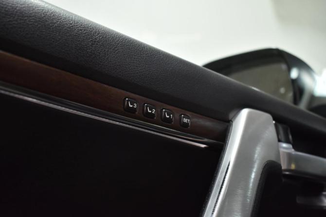 Toyota Land Cruiser 200 Series Рестайлинг 2 с пробегом 2019 года, цена 7 868 000 рублей, 95837 км, внедорожник, Автокод Объявления