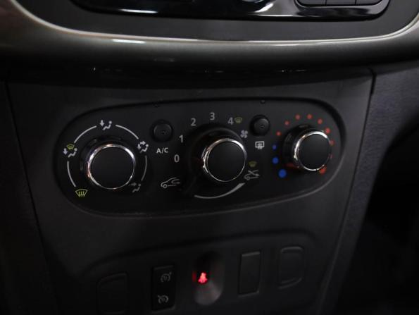Renault Sandero II Рестайлинг с пробегом 2018 года, цена 1 369 000 рублей, 92072 км, хэтчбек, Автокод Объявления