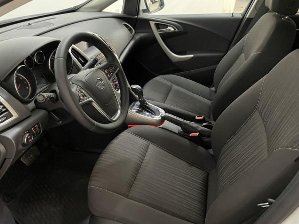 Opel Astra J с пробегом 2011 года, цена 800 000 рублей, 150587 км, хэтчбек, Автокод Объявления