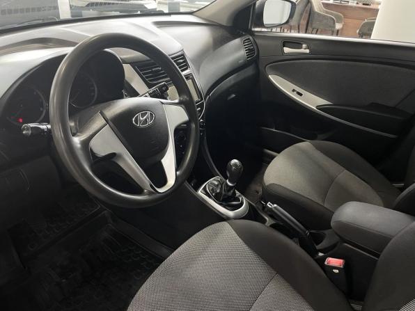 Hyundai Solaris I с пробегом 2011 года, цена 749 900 рублей, 175000 км, седан, Автокод Объявления