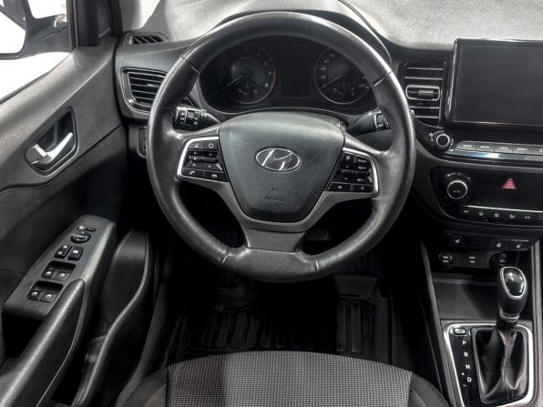 Hyundai Solaris II Рестайлинг с пробегом 2021 года, цена 1 889 900 рублей, 67000 км, седан, Автокод Объявления