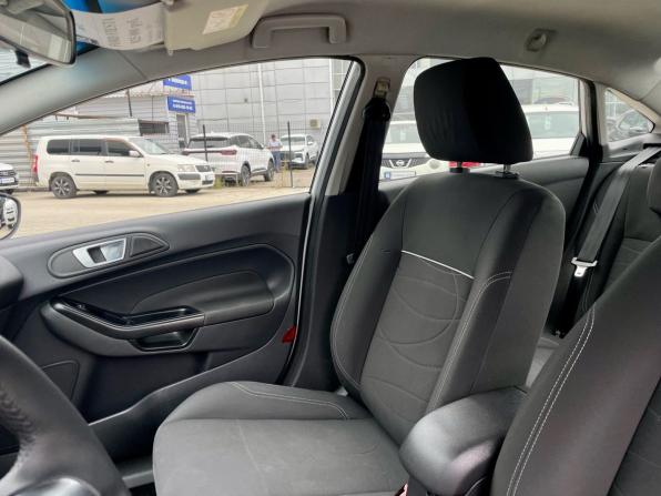 Ford Fiesta Mk6 Рестайлинг с пробегом 2015 года, цена 825 000 рублей, 137400 км, седан, Автокод Объявления